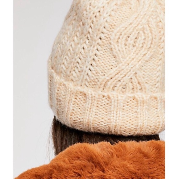 [ nwt ] Free People Harlow Cable Knit Beanie - Picture 3 of 6